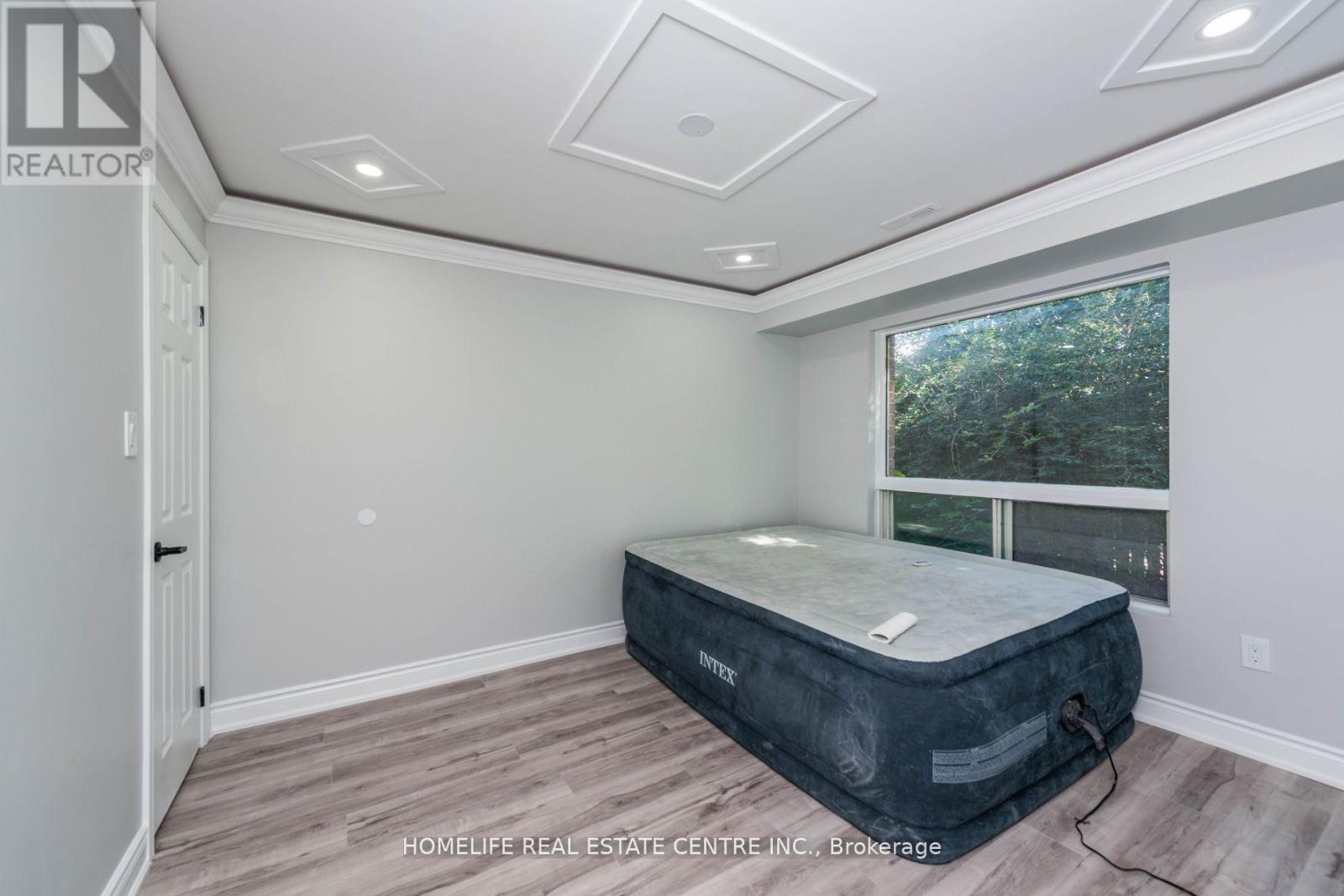 79 FOX RUN - Image 36