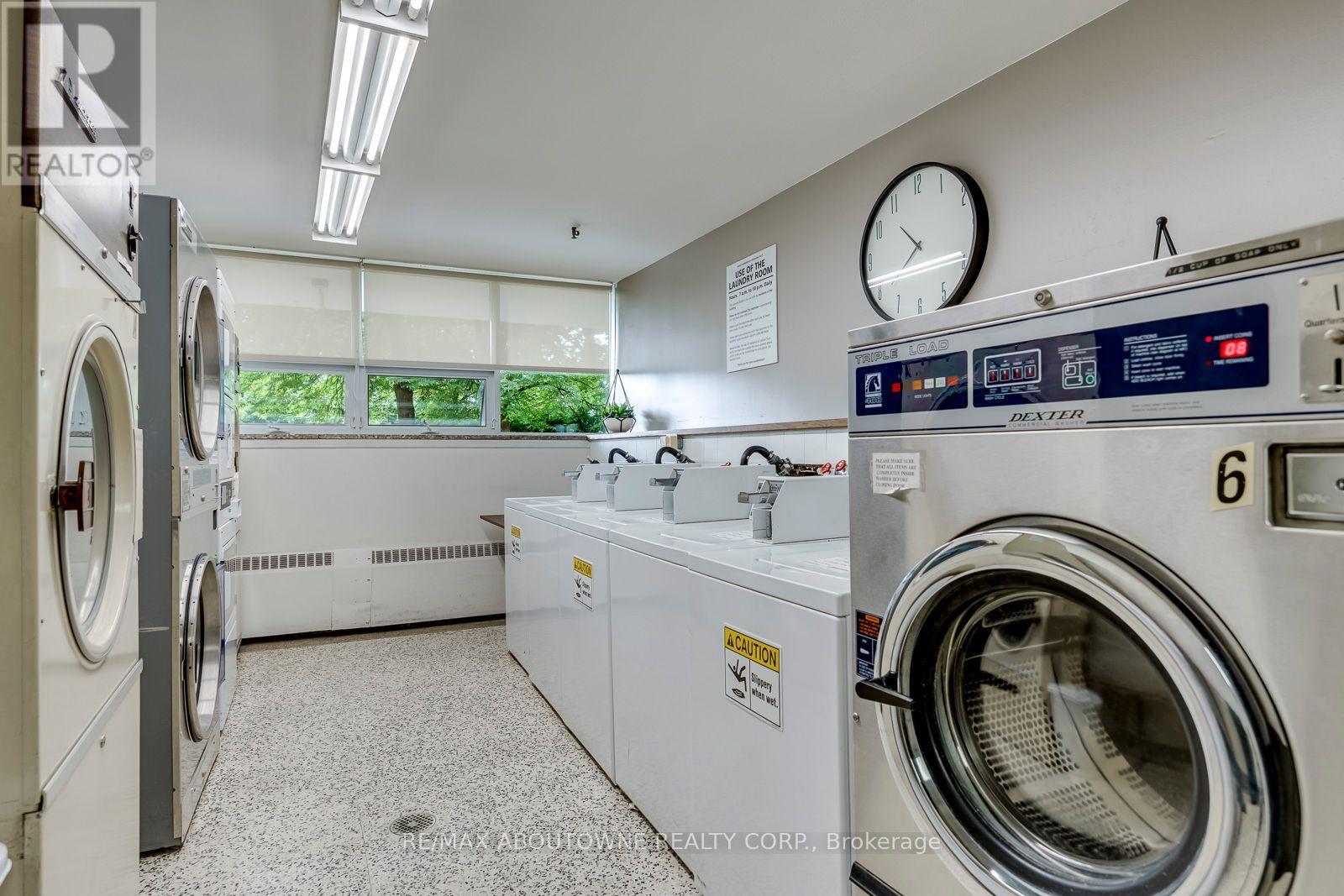 #906 212 KERR STREET - 50