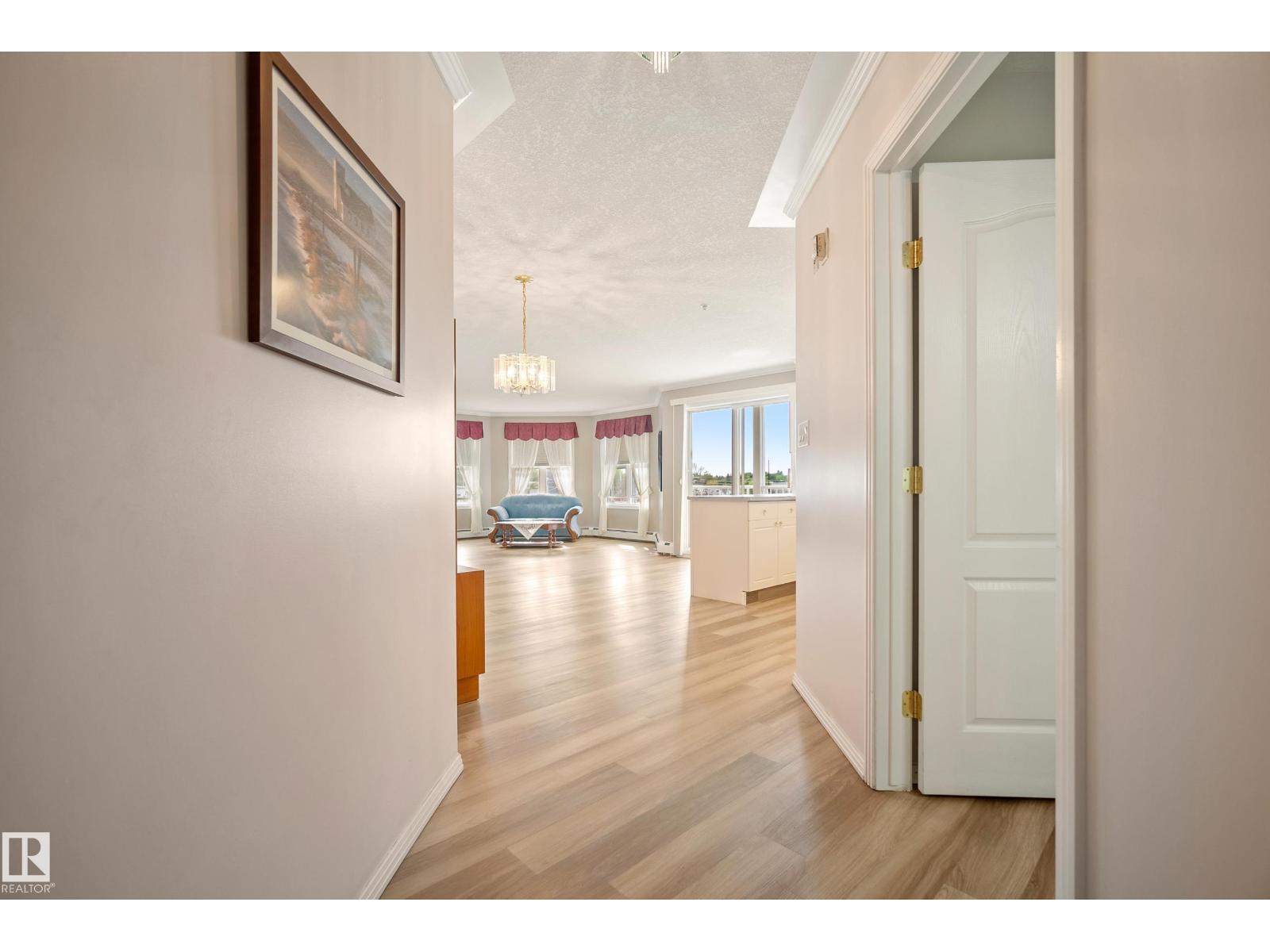 #306 8315 83 ST NW - 13