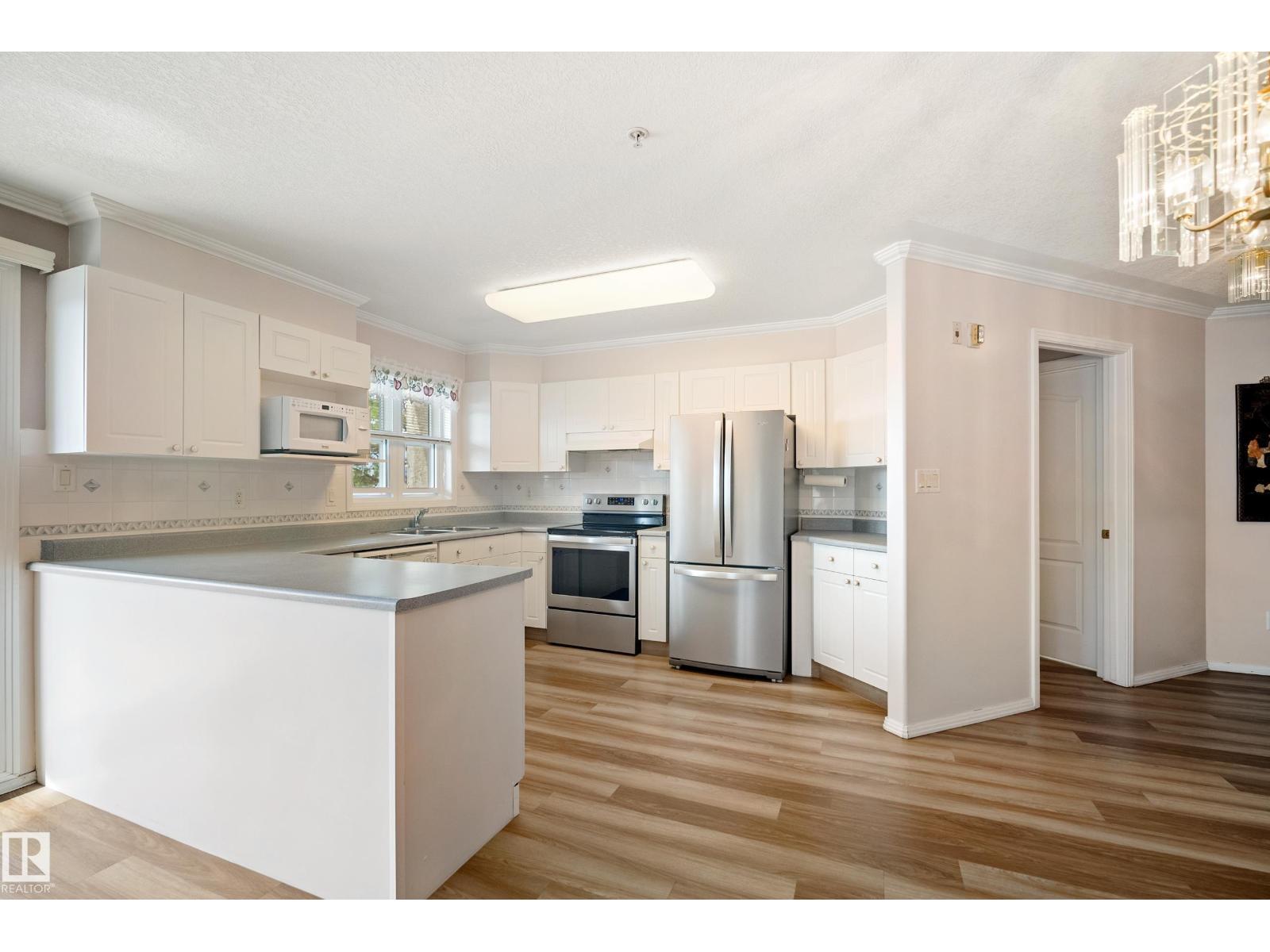 #306 8315 83 ST NW - 18