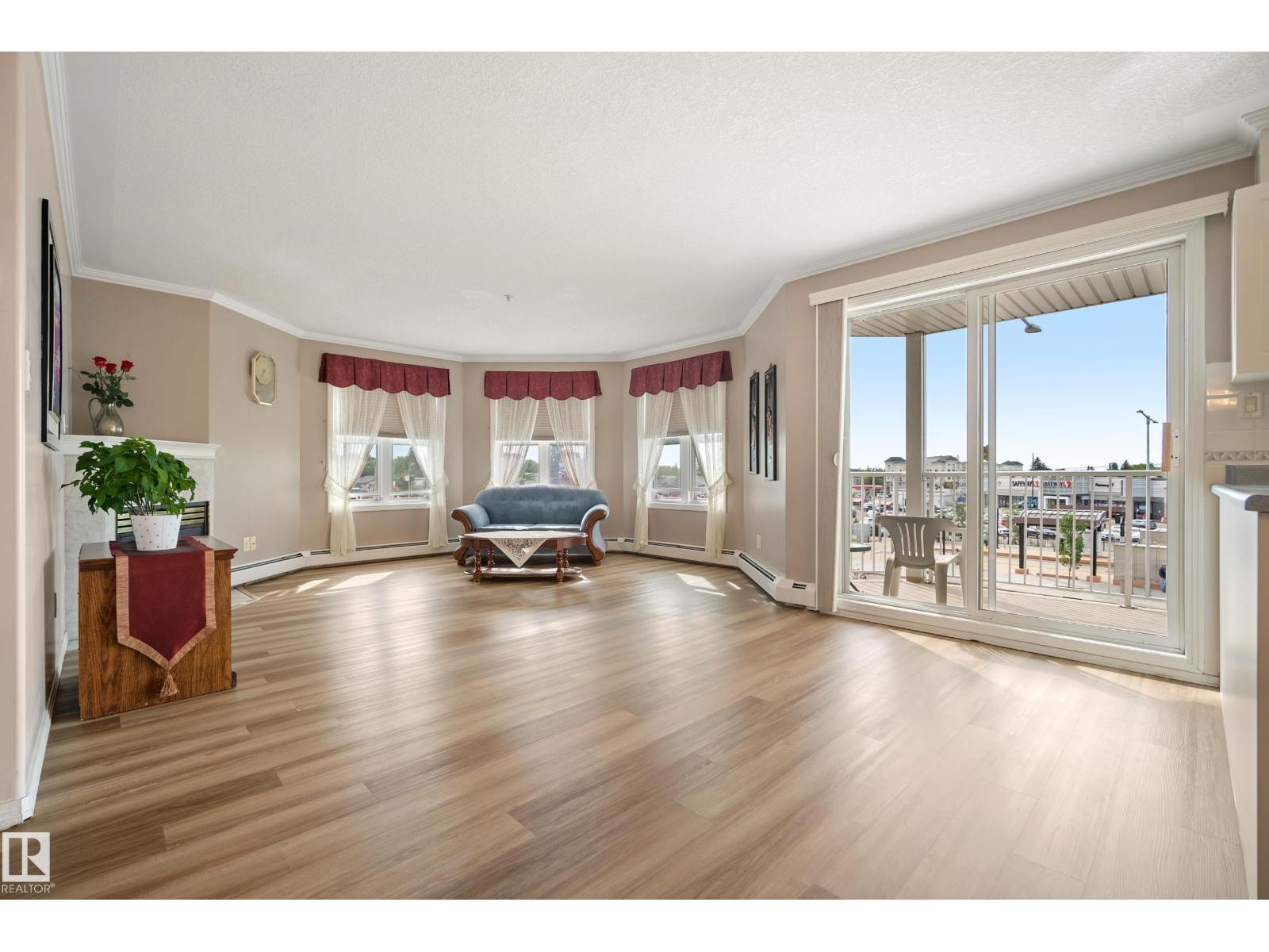 #306 8315 83 ST NW - 21