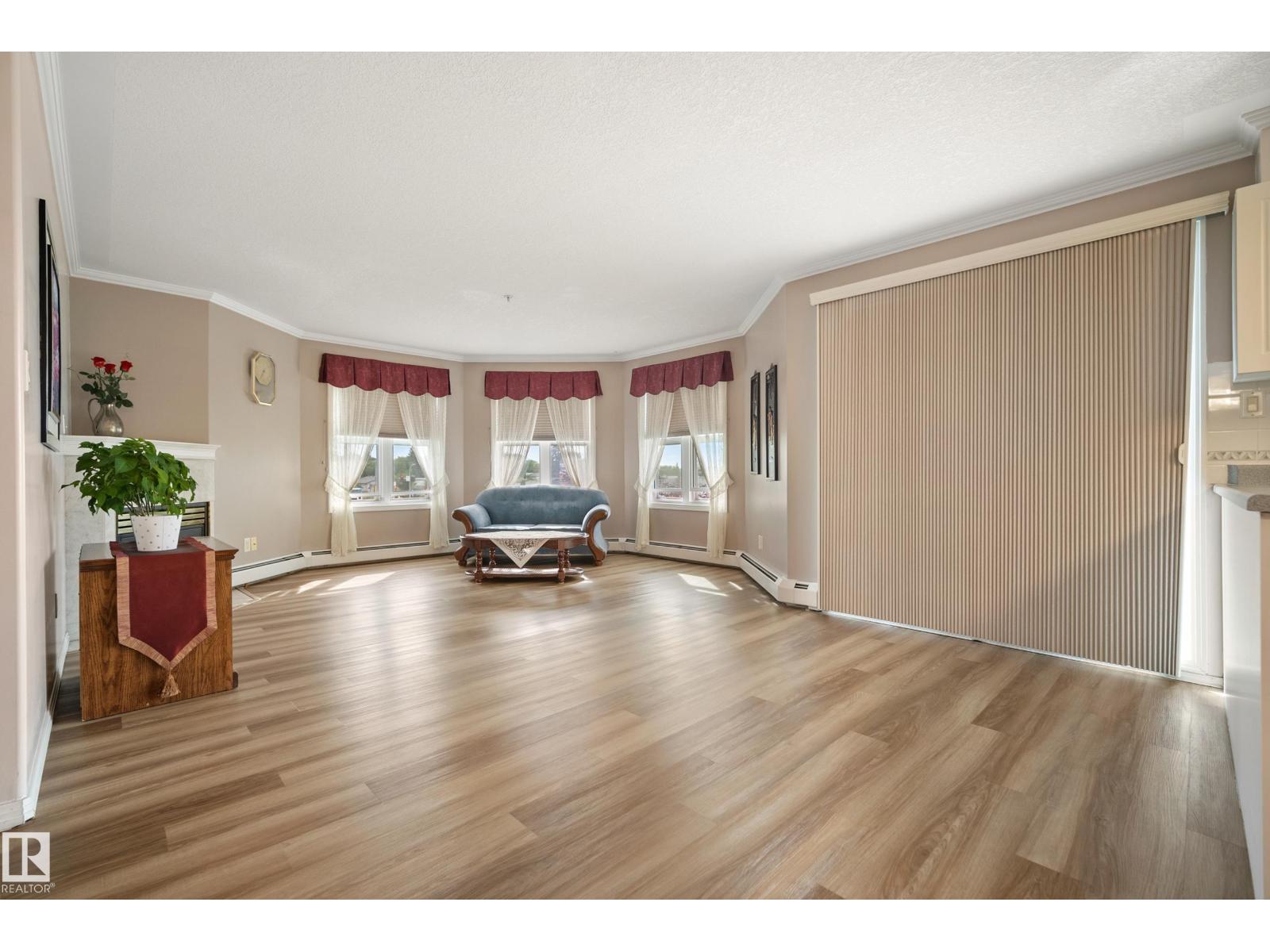 #306 8315 83 ST NW - 22