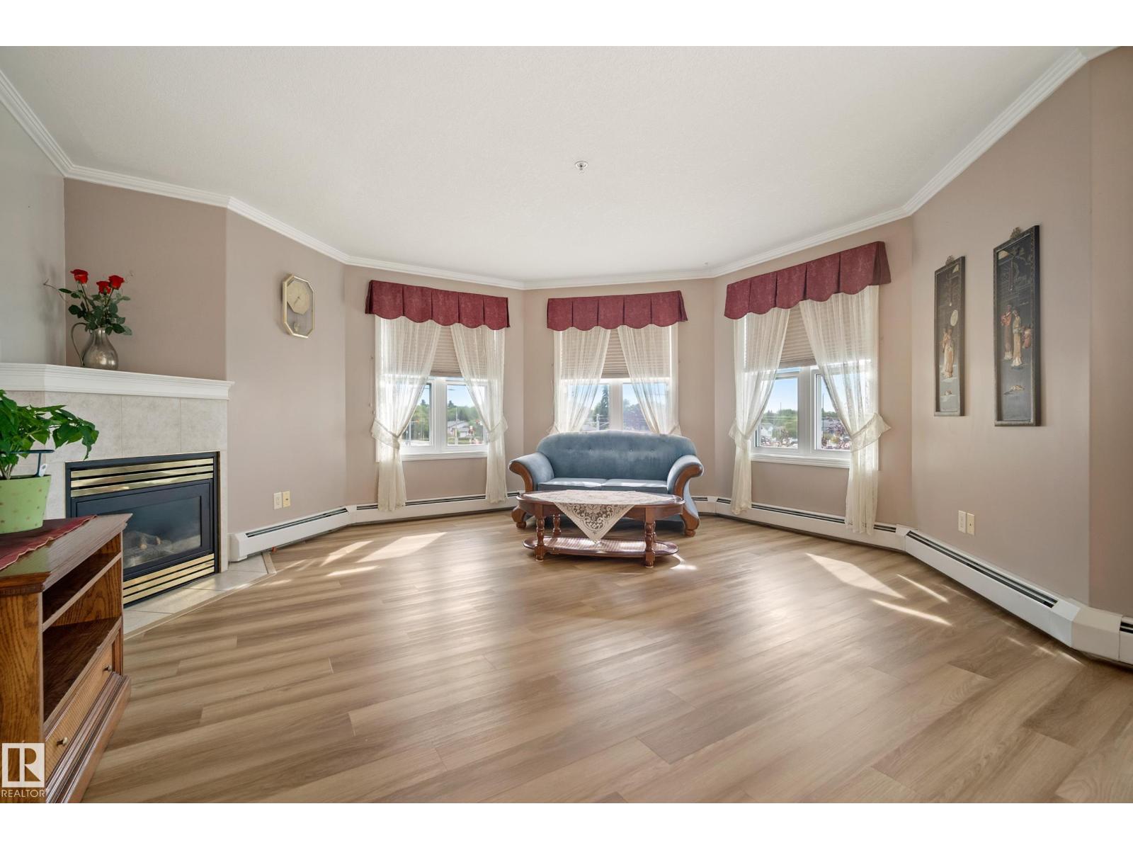 #306 8315 83 ST NW - 23