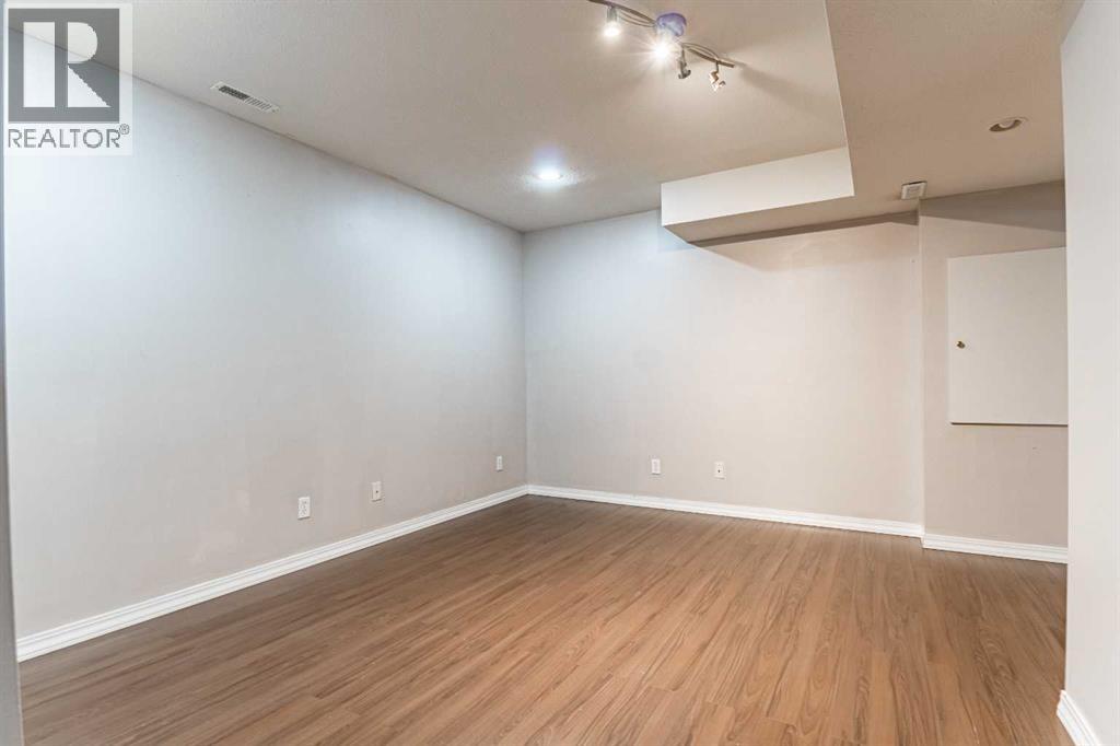 1095 Bridlemeadows Manor SW - Image 33