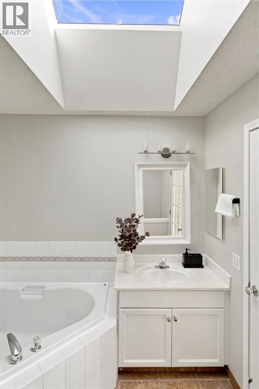 1095 Bridlemeadows Manor SW - Image 29