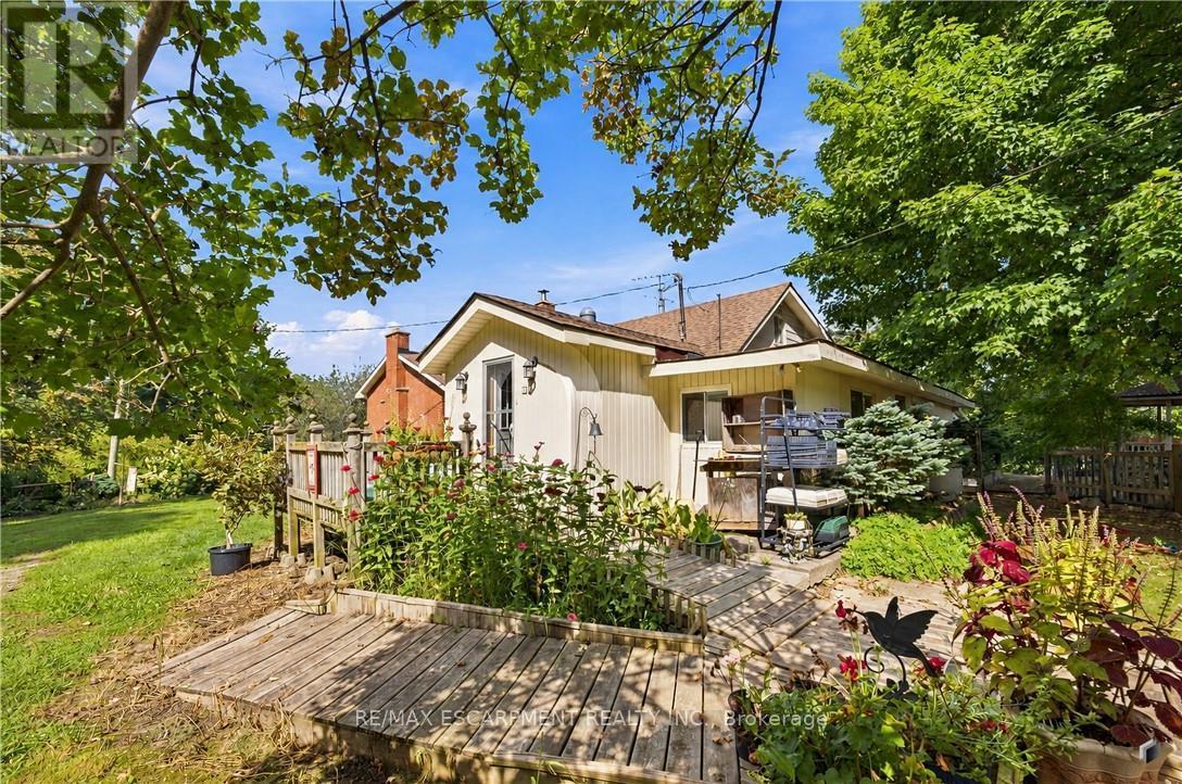 994 SAFARI ROAD, Hamilton — photo 4