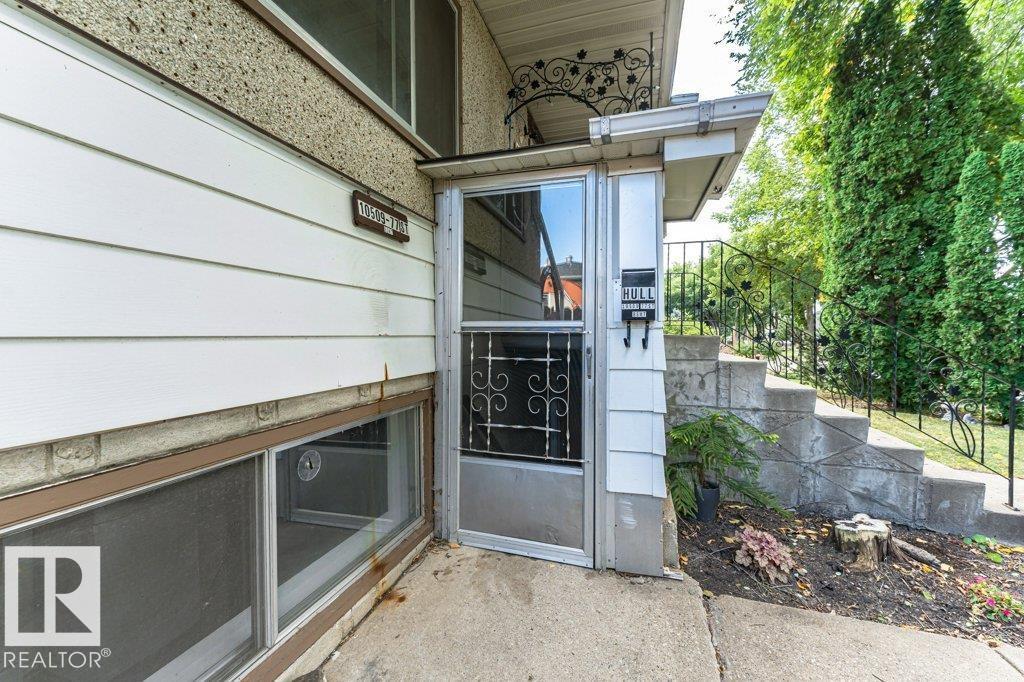 10509 77 ST NW - 4