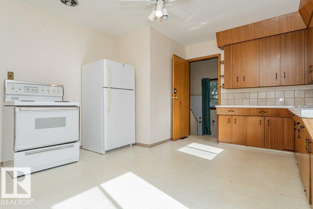 10509 77 ST NW - 22