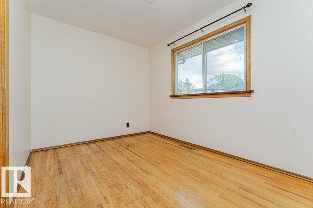 10509 77 ST NW - 15