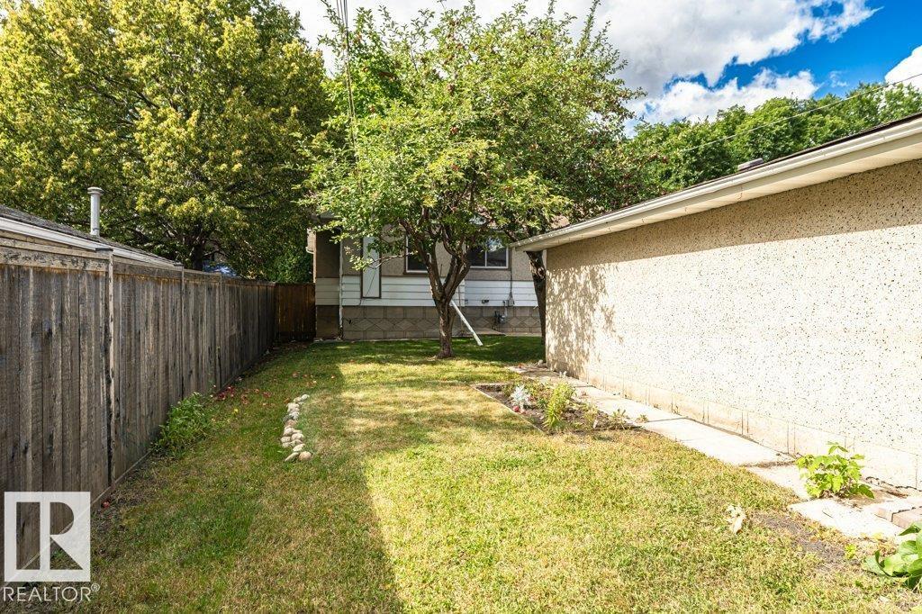 10509 77 ST NW - 53