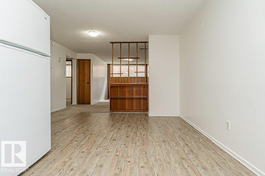 10509 77 ST NW - 37