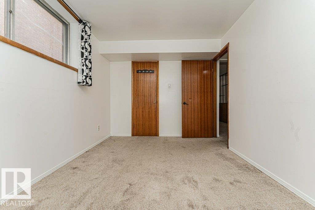 10509 77 ST NW - 44