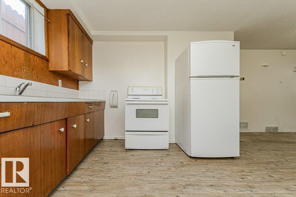 10509 77 ST NW - 36