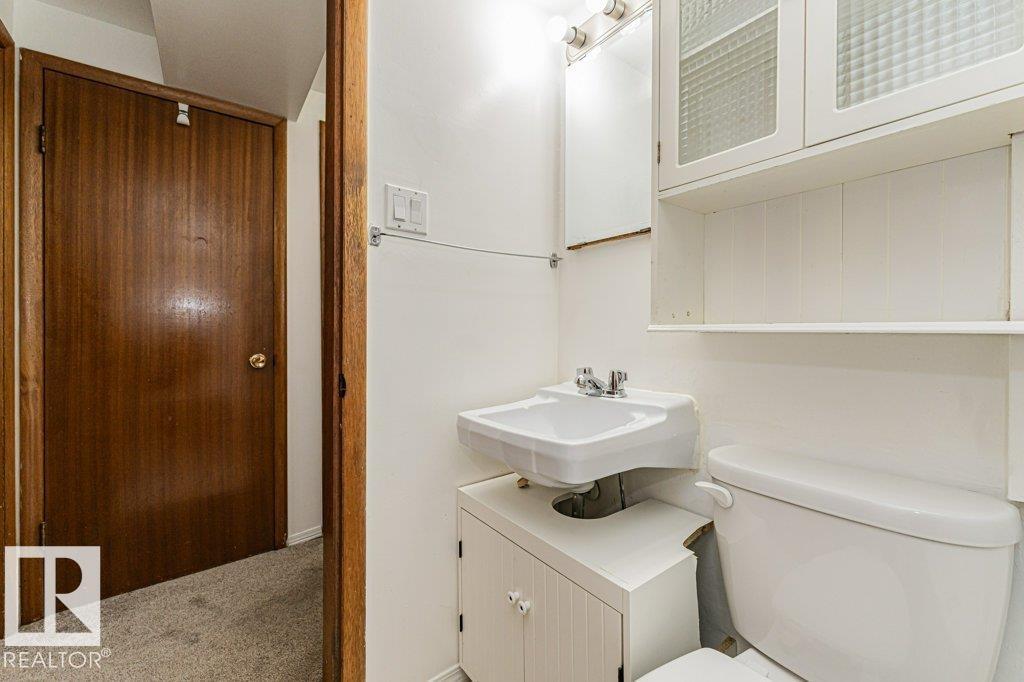 10509 77 ST NW - 42