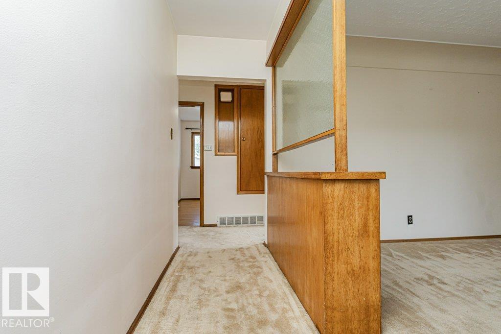 10509 77 ST NW - 6