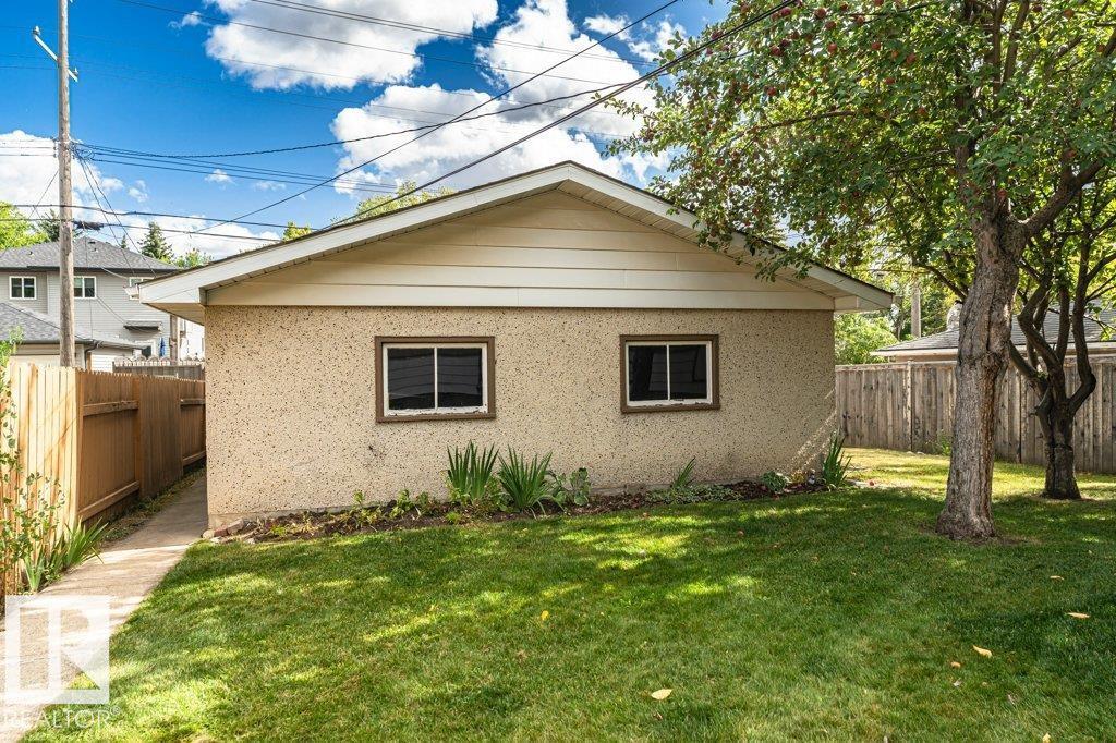 10509 77 ST NW - 48