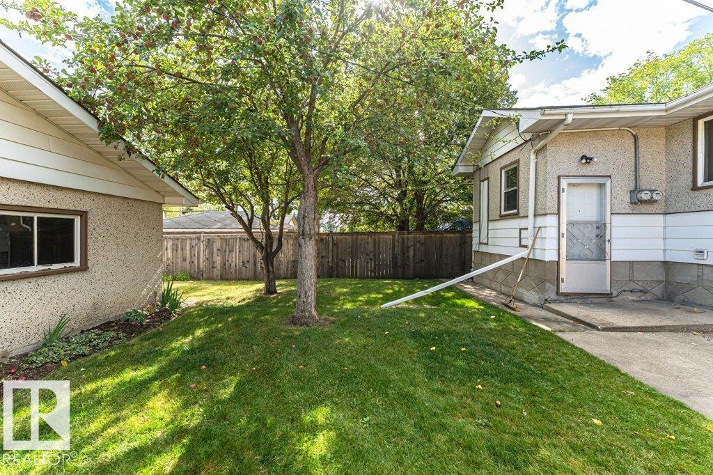 10509 77 ST NW - 50