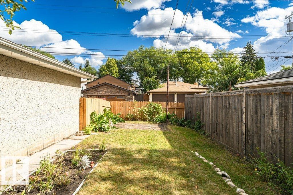 10509 77 ST NW - 52