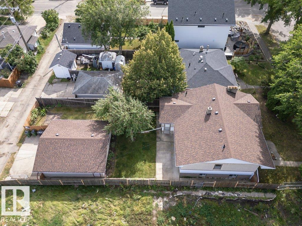 10509 77 ST NW - 55