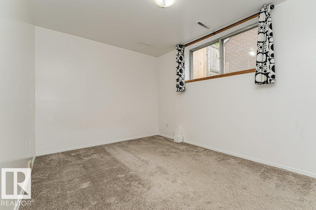 10509 77 ST NW - 43