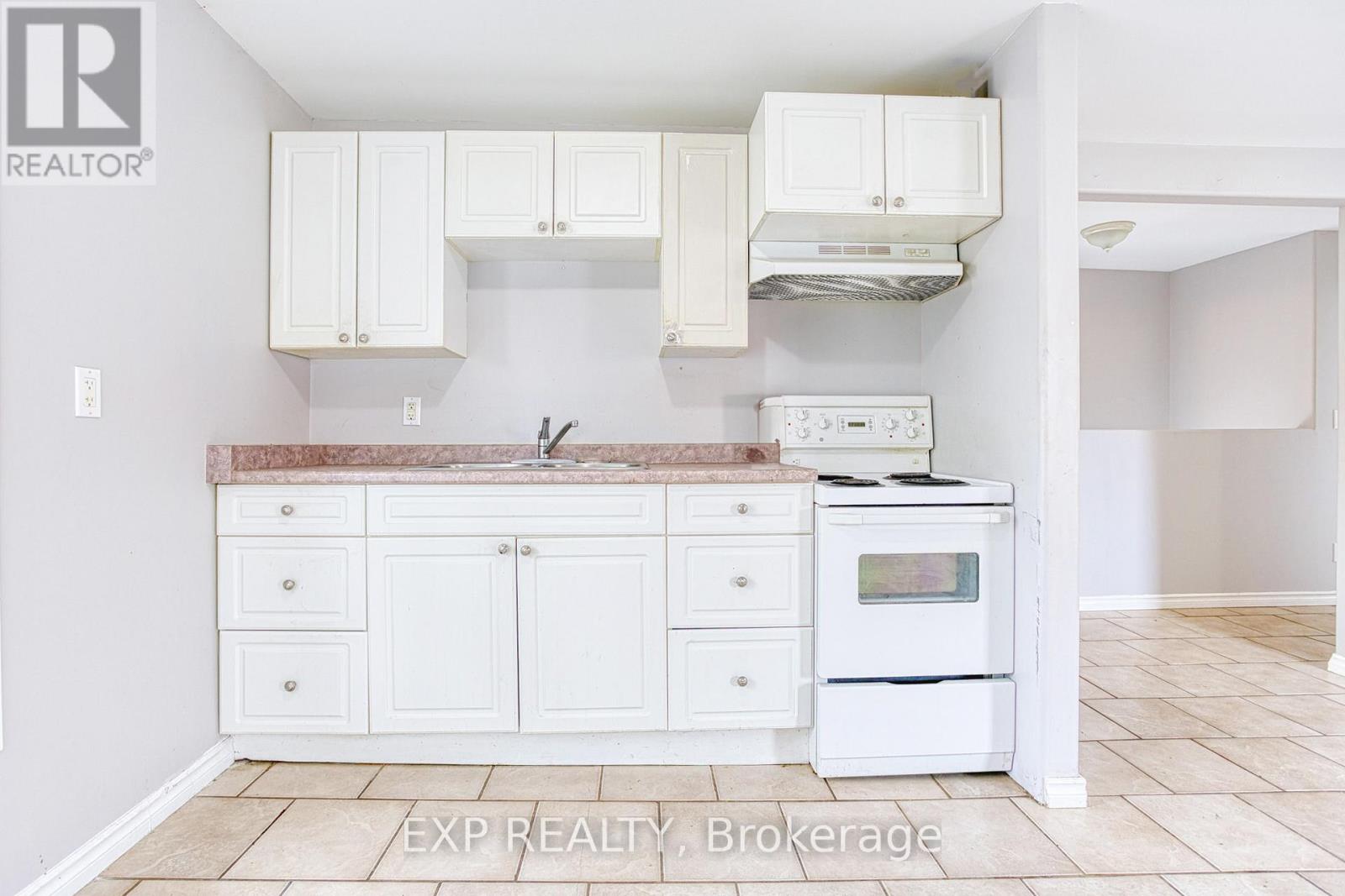 UPPER - 206 CHURCH STREET, St. Catharines (E. Chester) — photo 5