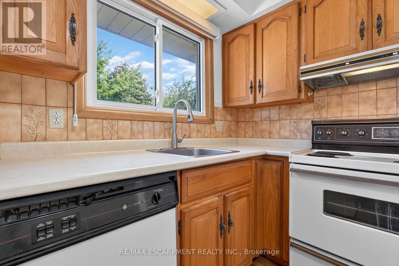 50 BERKO AVENUE - 14