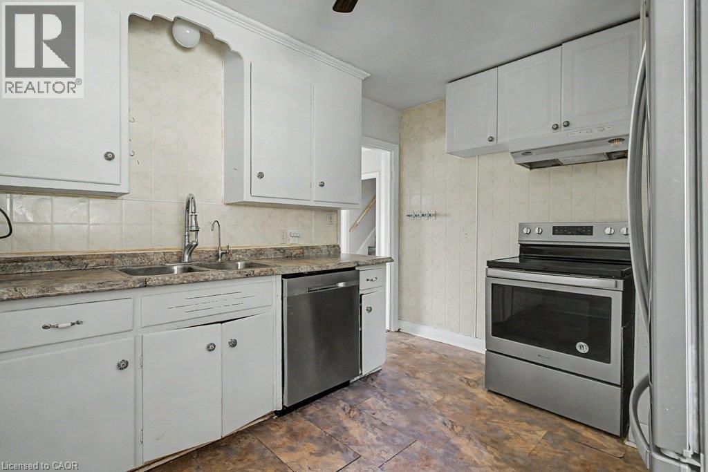 61 HILLVIEW Street - Image 13