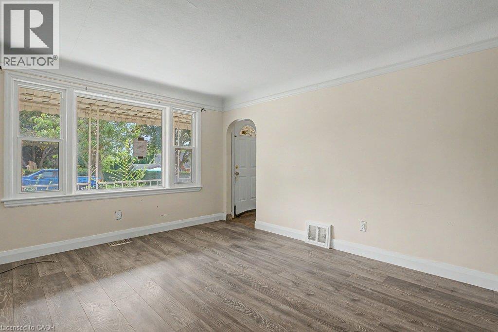 61 HILLVIEW Street - 7