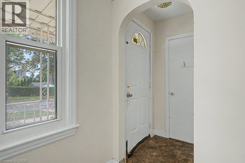 61 HILLVIEW Street - Image 4