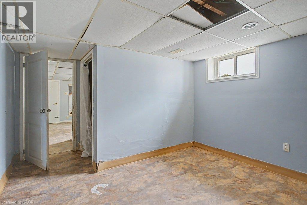 61 HILLVIEW Street - 30