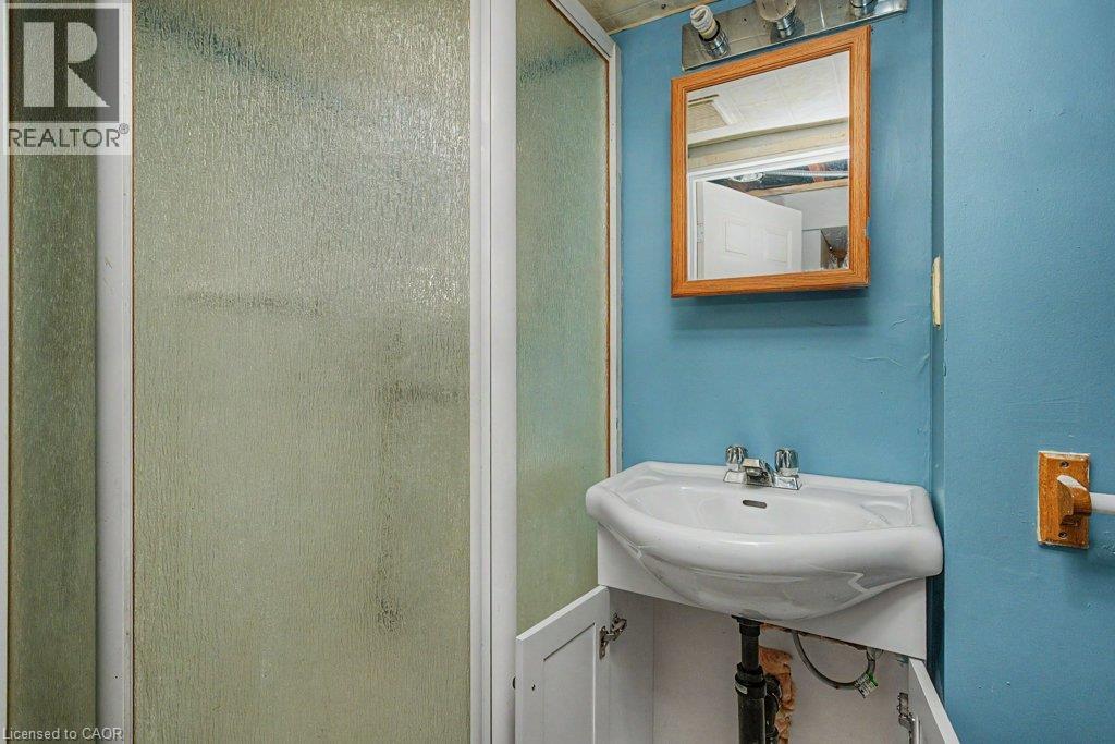 61 HILLVIEW Street - Image 32