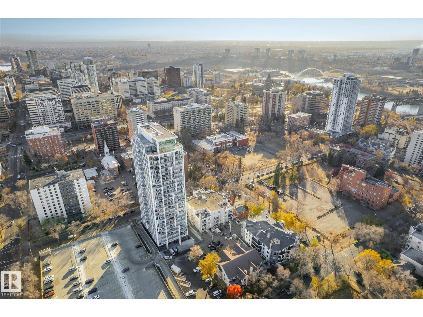 #303 9910 111 ST NW - 52
