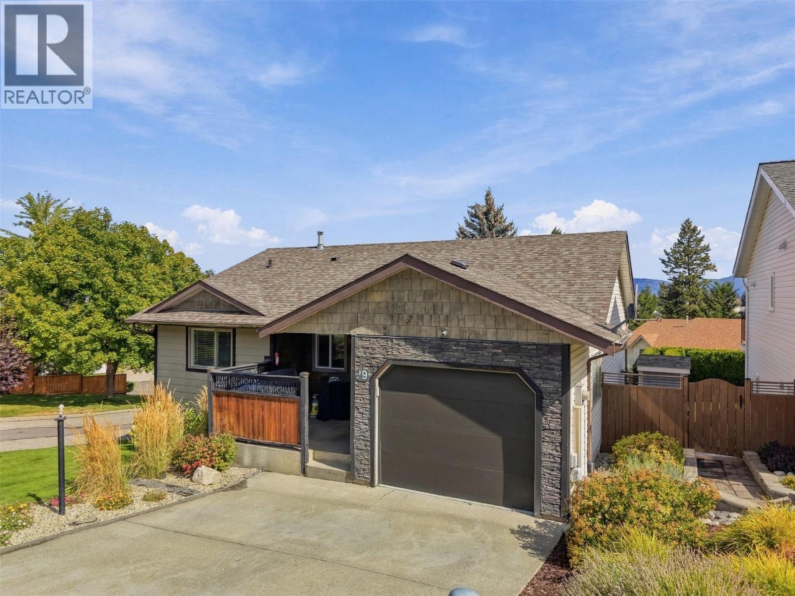 #9 810 HUGH ALLAN Drive - 2