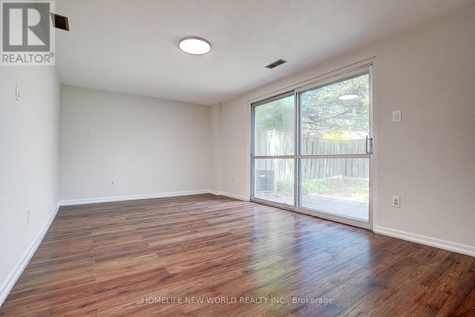#46 40 DUNDALK DRIVE - 25