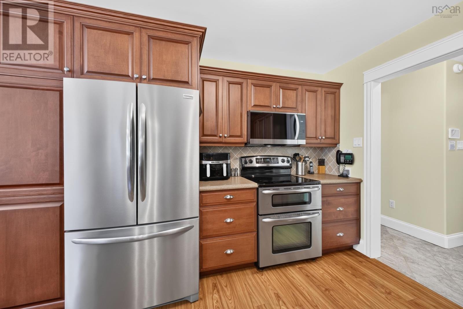 32 DEERVIEW Crescent, Salmon River — photo 9