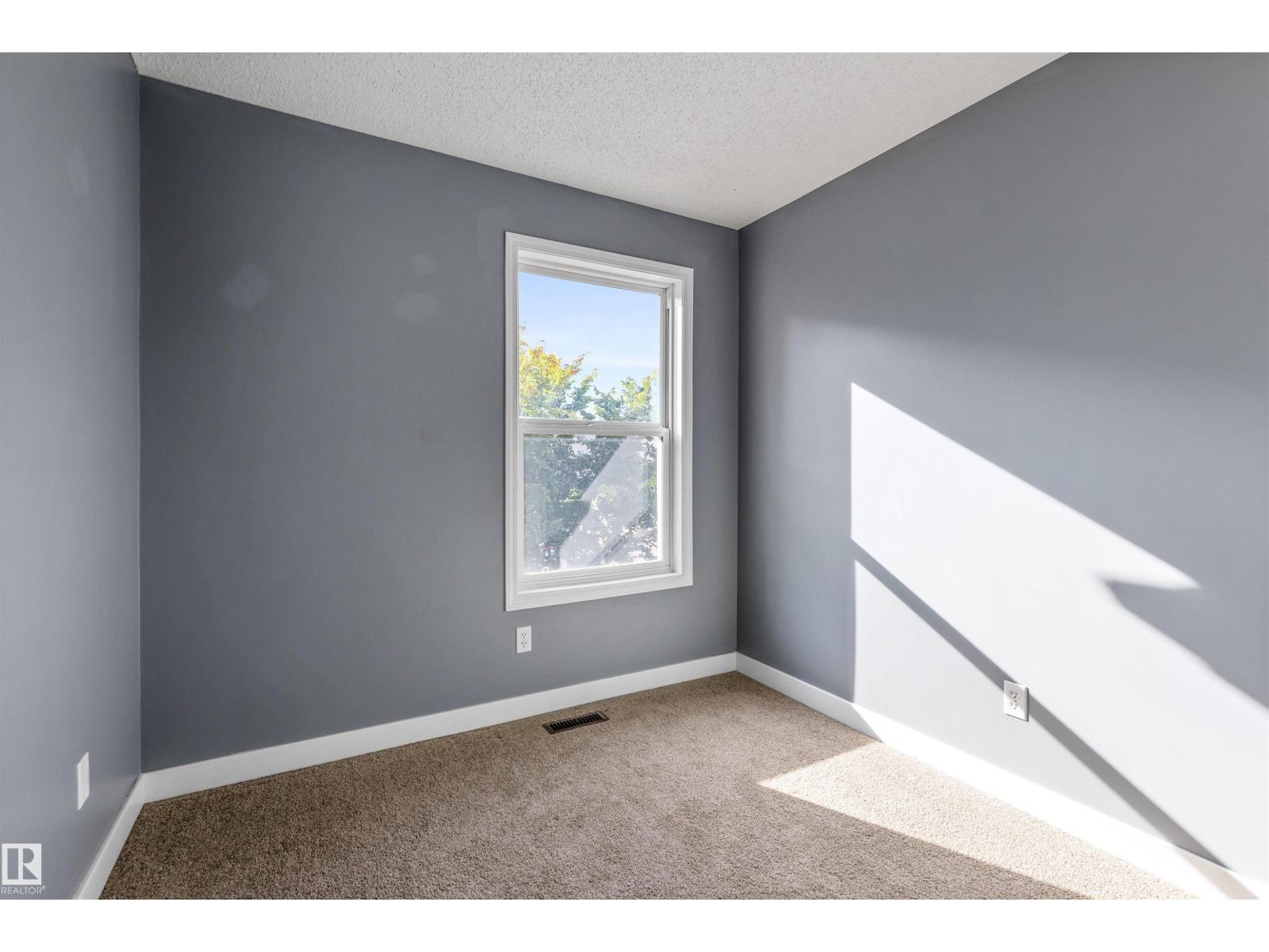 #44 10205 158 AV NW - 17