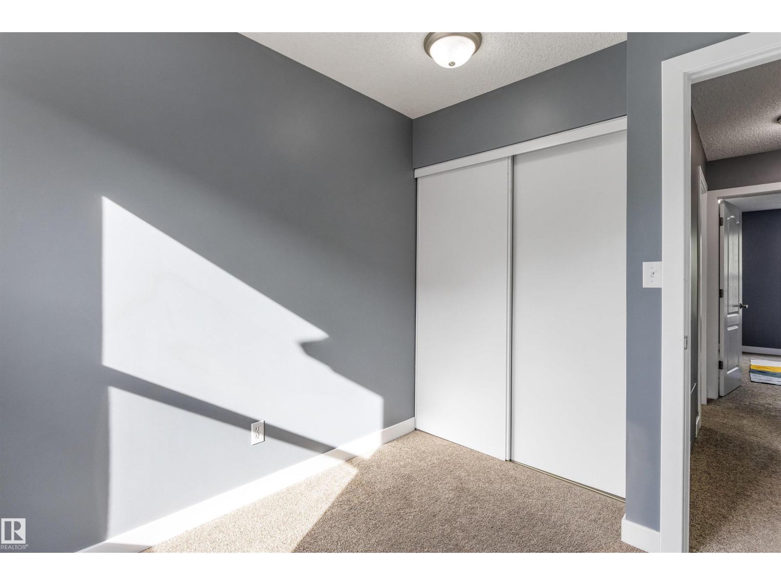 #44 10205 158 AV NW - 18