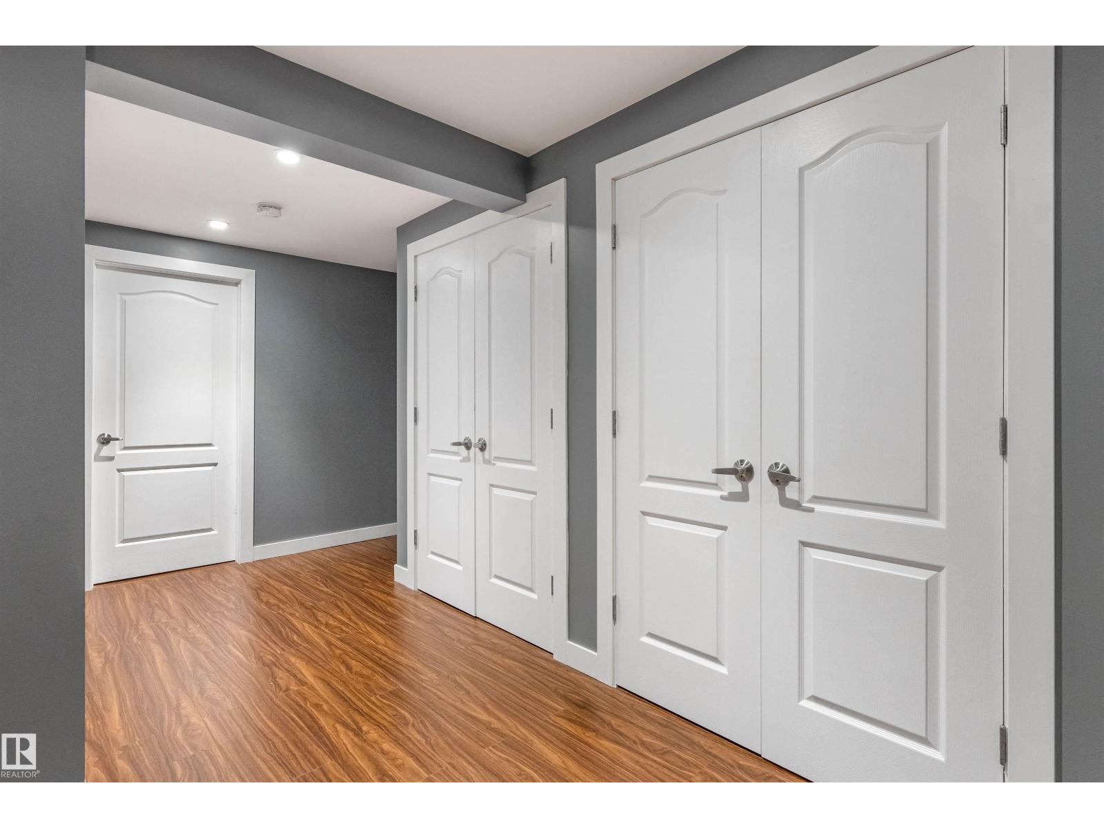 #44 10205 158 AV NW - 25
