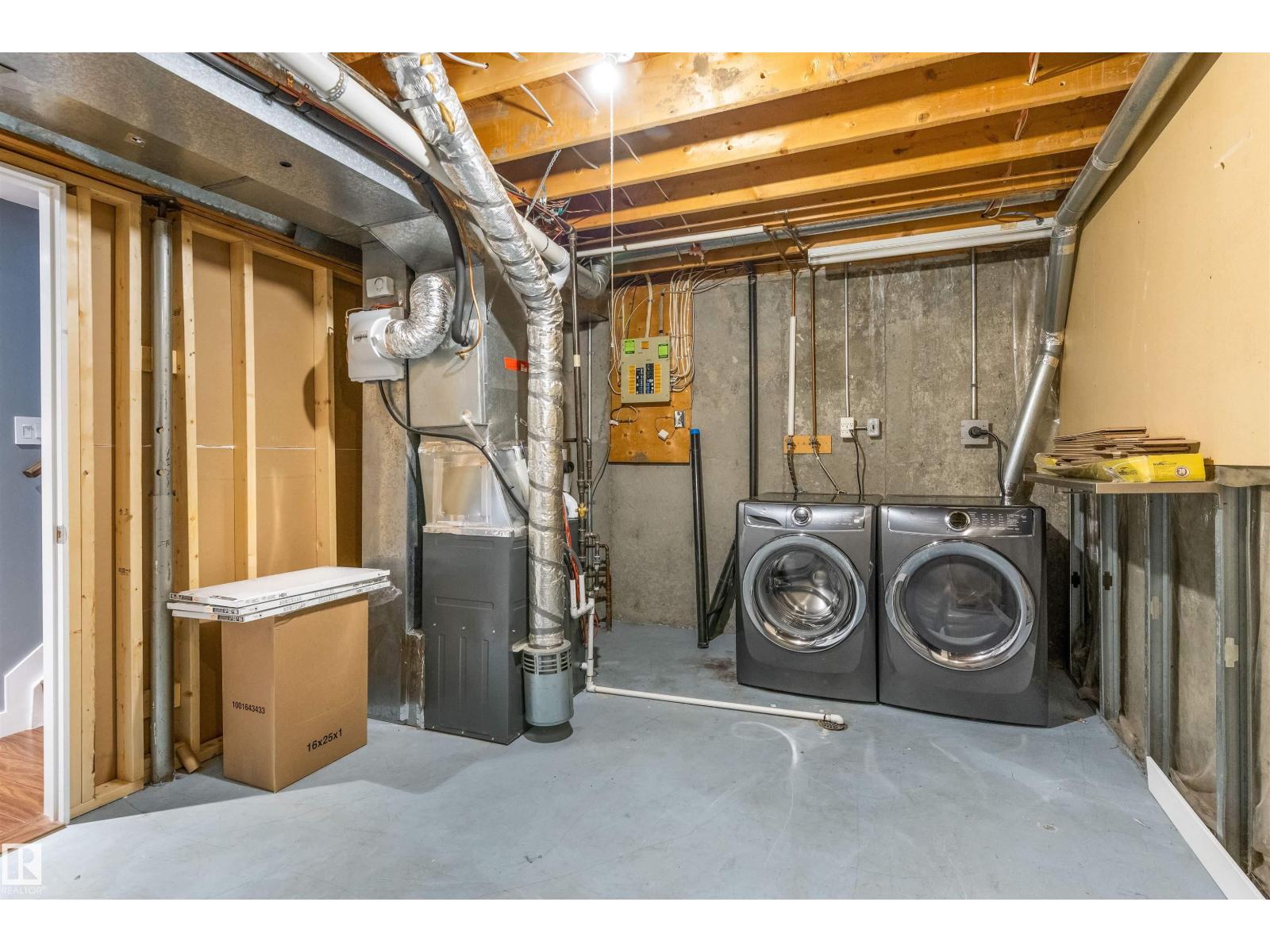 #44 10205 158 AV NW - 29