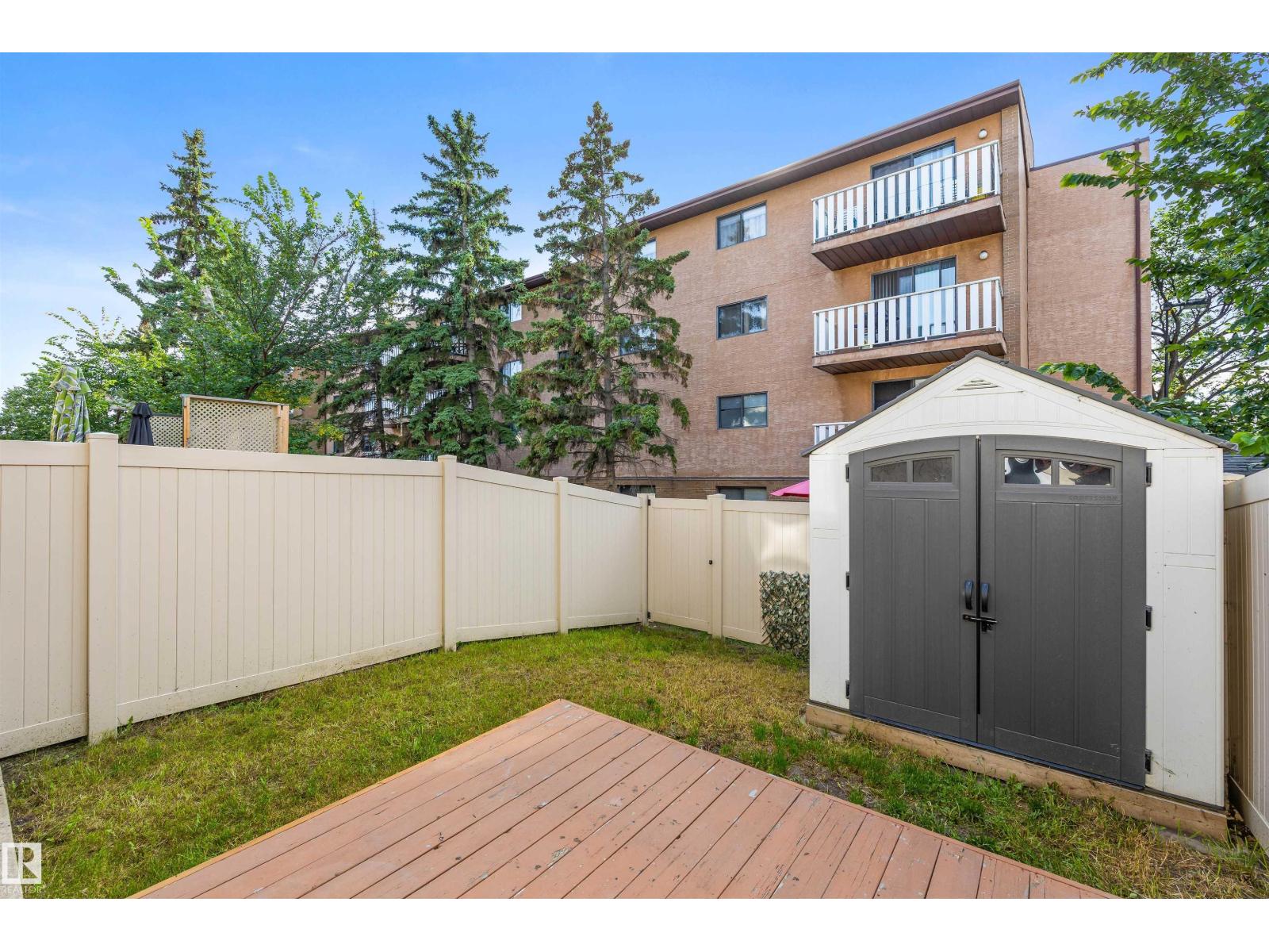 #44 10205 158 AV NW - 34