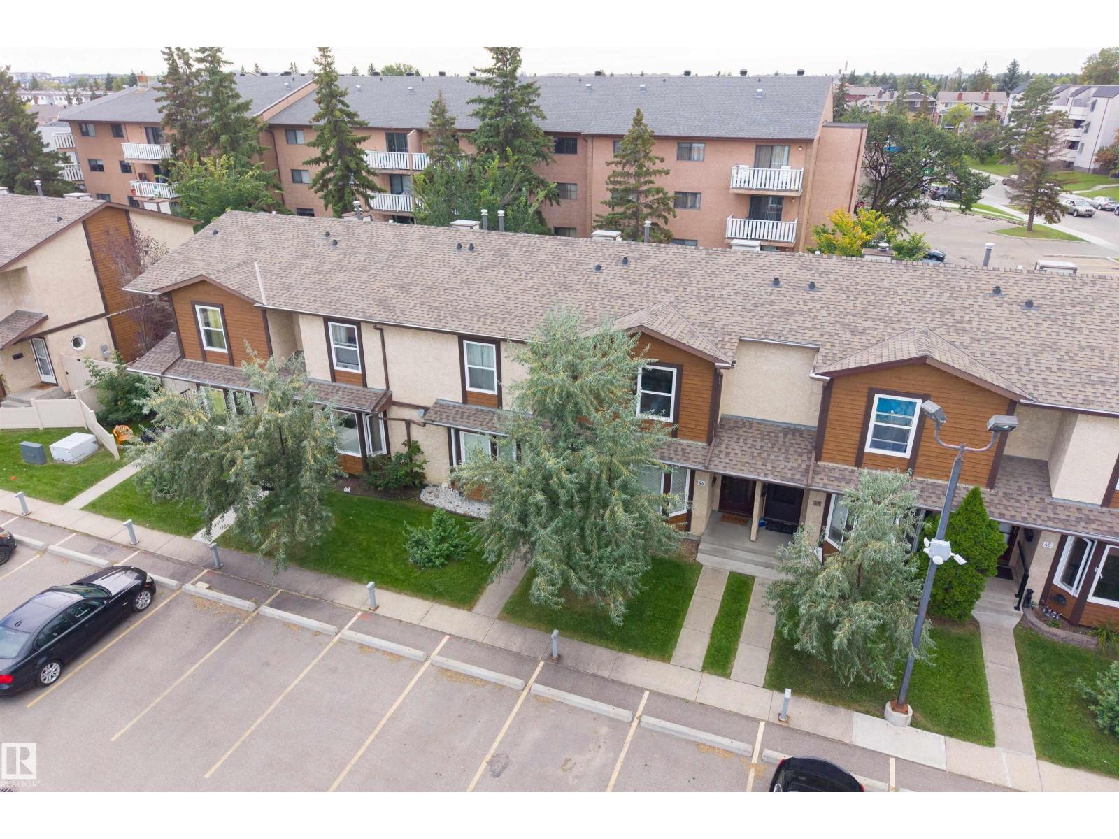 #44 10205 158 AV NW - 35