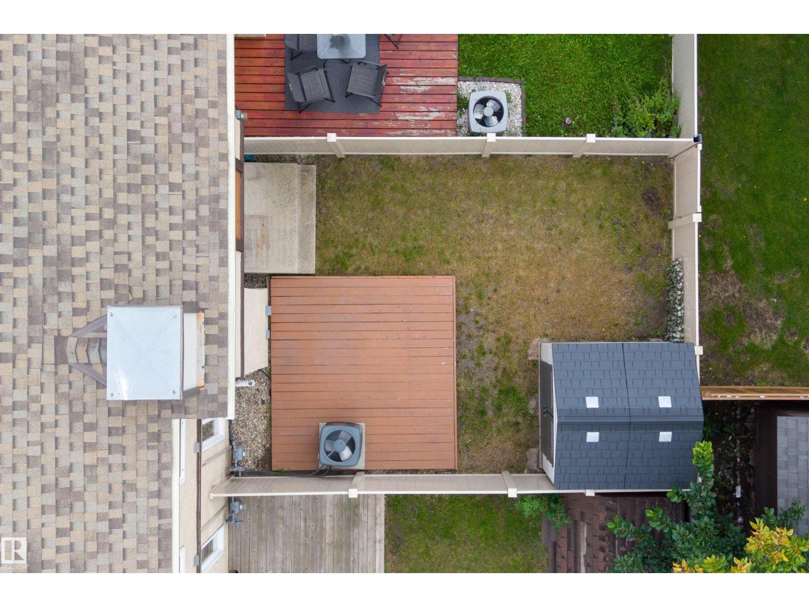 #44 10205 158 AV NW - 38