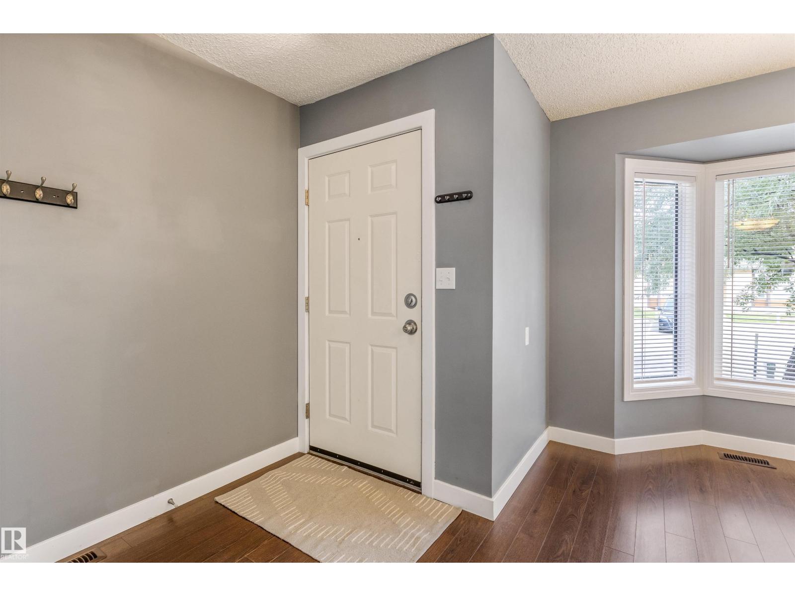 #44 10205 158 AV NW - 3