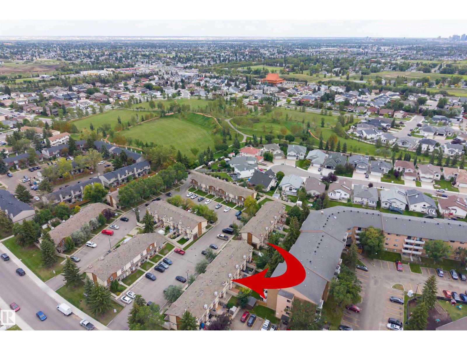 #44 10205 158 AV NW - 40