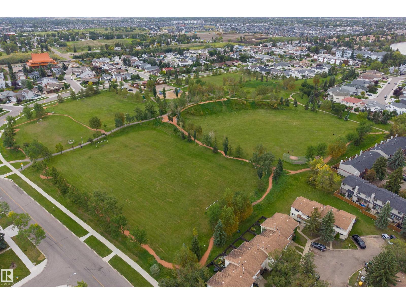 #44 10205 158 AV NW - 53