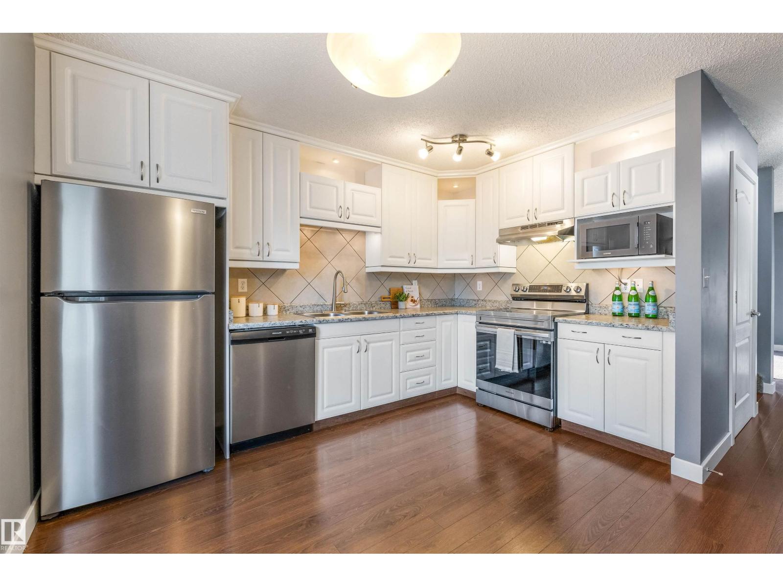 #44 10205 158 AV NW - 5
