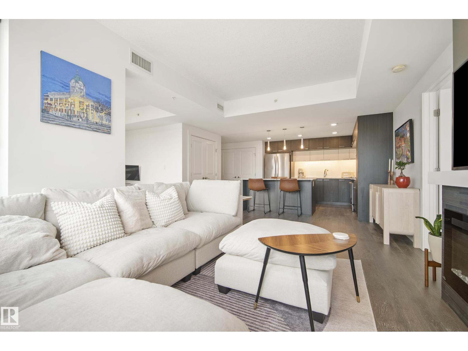 #2502 9720 106 ST NW - 17