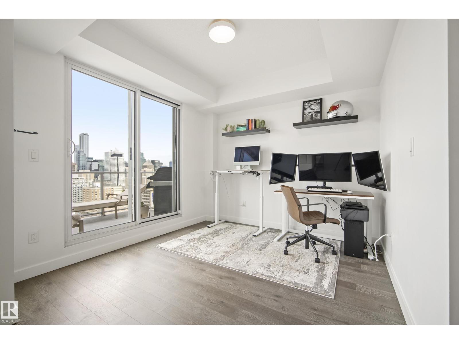 #2502 9720 106 ST NW - 18