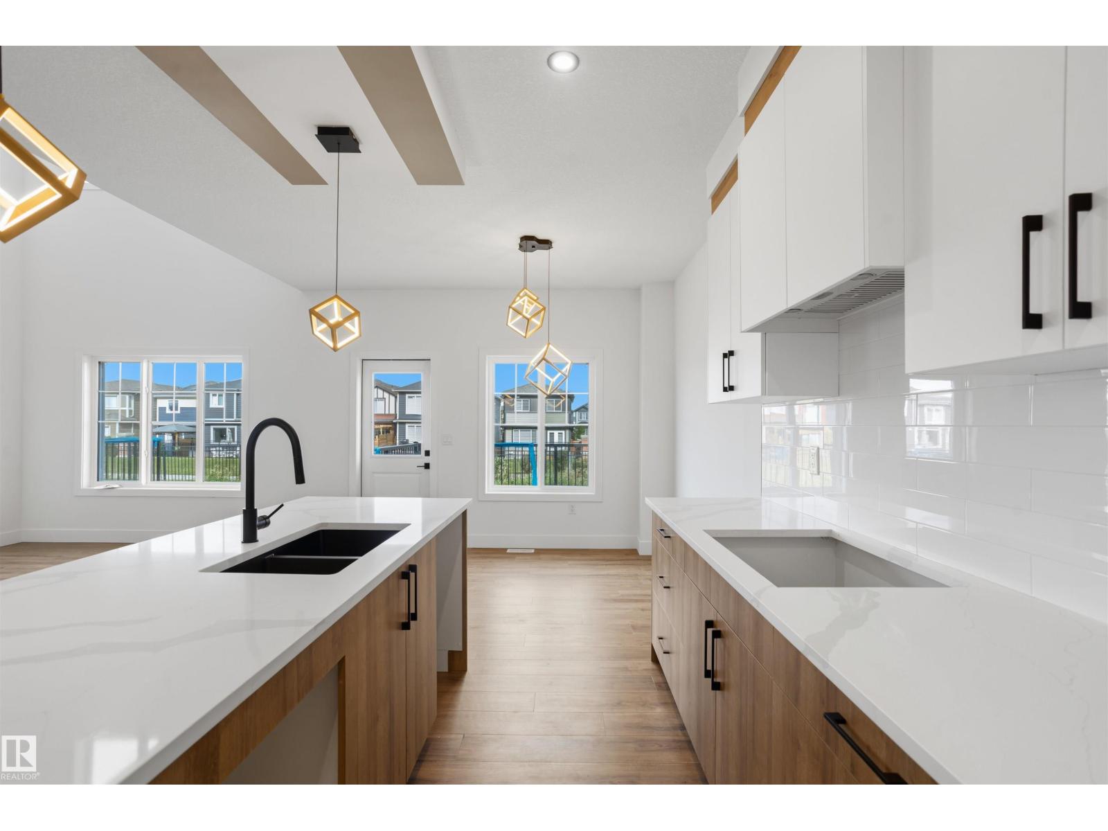 8505 223A ST NW - 15