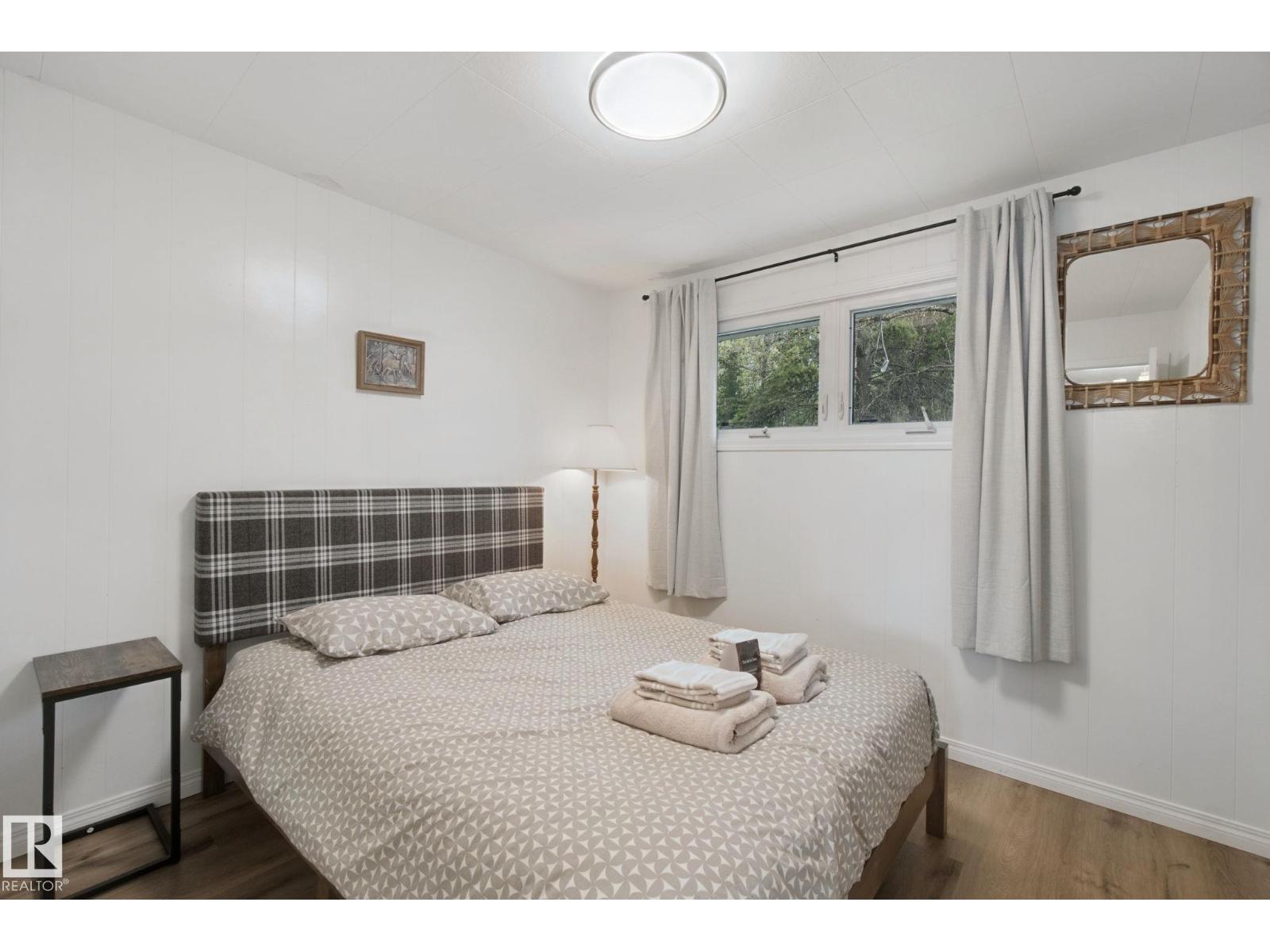 15 CEDAR AV - Image 22